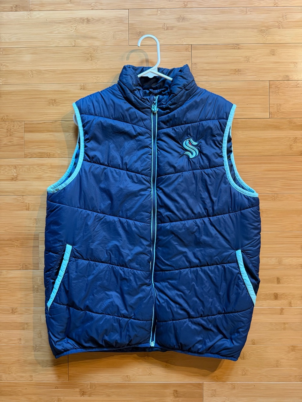 Seattle Kraken SeasonTicket Member Vest — Size L - Picture 1 of 3